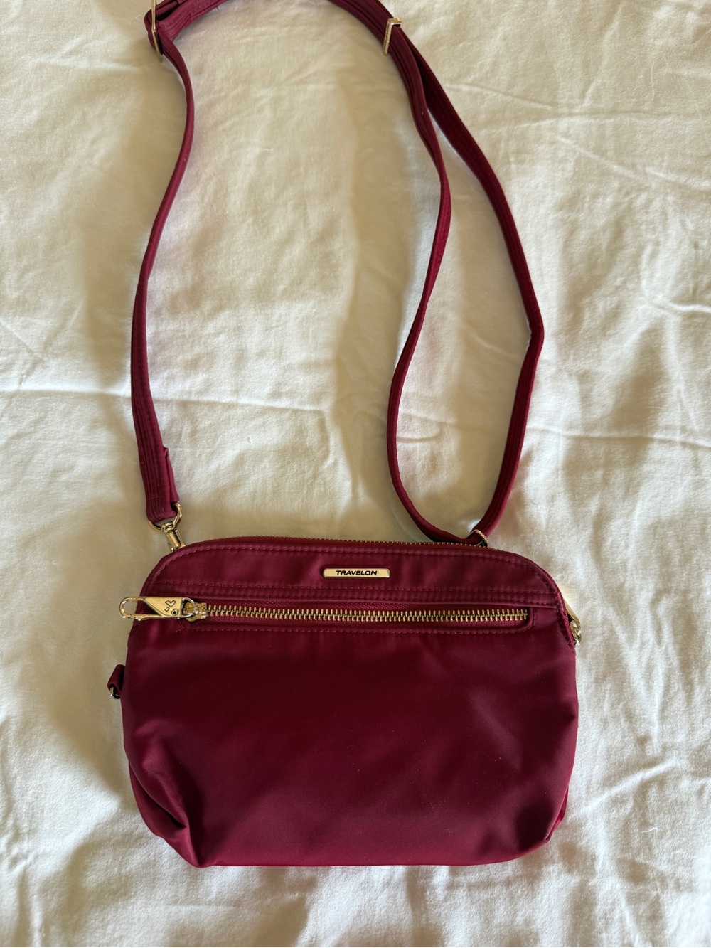 Travelon Burgundy Anti-Theft Convertible Crossbody Bag Gold Hardware Purse